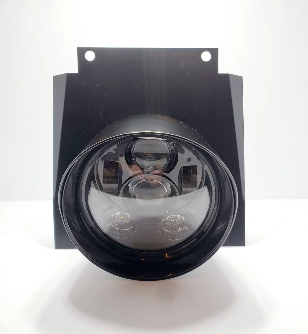 Headlight and mounting bracket